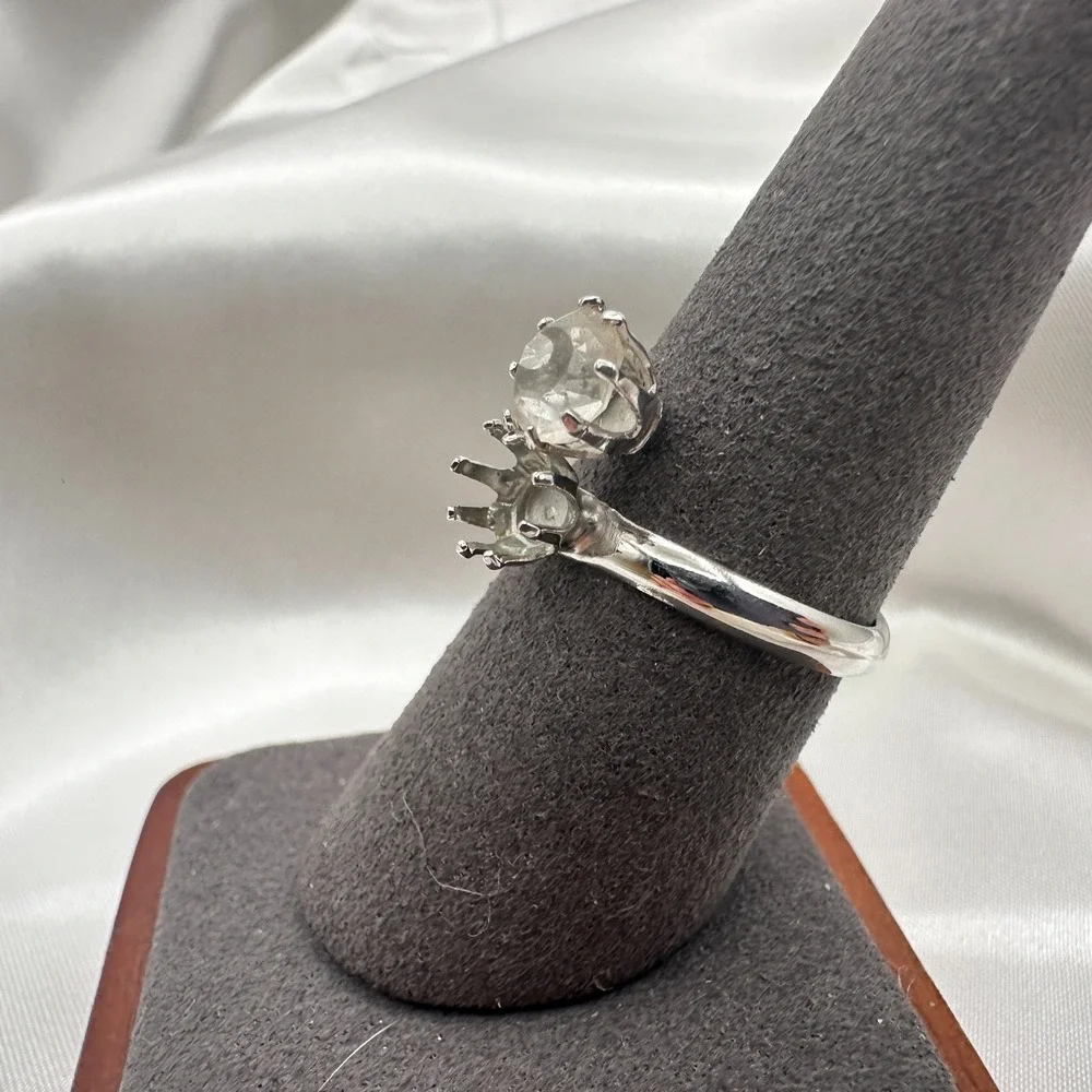 Vintage Y2K Silver Tone Clear Rhinestone Bypass Ring Women's Classic Jewelry 90s